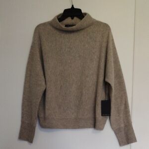 Tahari Light Gray Cashmere Sweater